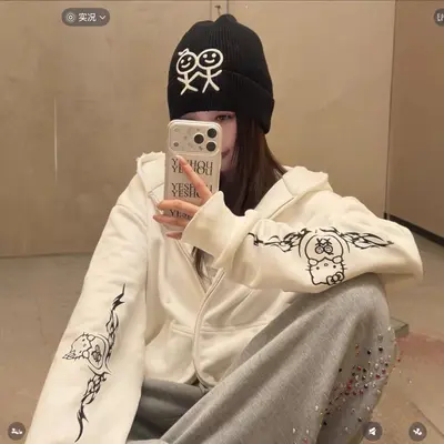 Women's hooded zip sweatshirt with print, autumn 2026
