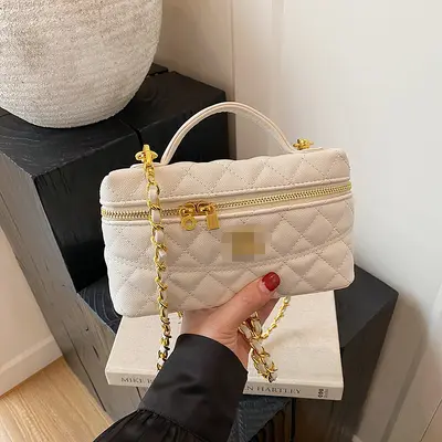 Damen-Schultertasche mit Rautensteppung 2025, Umhängetasche - 1