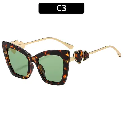 Sonnenbrille im Katzenaugen-Design, Street-Style - 8