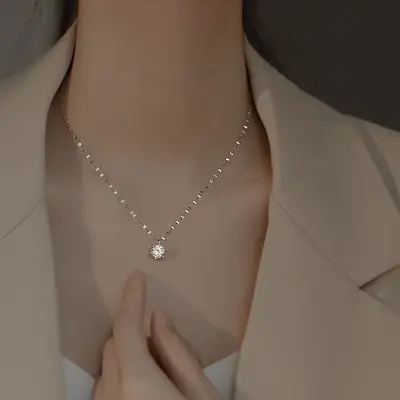 Kadınlar için üst düzey altı pençeli tek elmas flaşlı zirkonyum titanyum çelik kolye, erişilebilir lüks sekiz kalp ve sekiz ok elmas kolye, peri benzeri basit köprücük kemiği zinciri