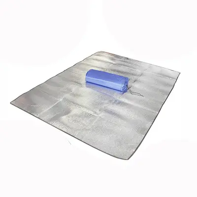 Çift taraflı alüminyum film mat nem geçirmez mat çim mat kamp tarzı mat piknik örtüsü plaj matı 2x2 metre 2x1.5 metre birden fazla kişi için