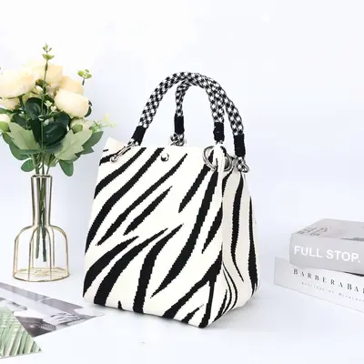 Gestrickte Damenhandtasche mit Ringgriff, kleine Stoff-Tote-Bag - 5
