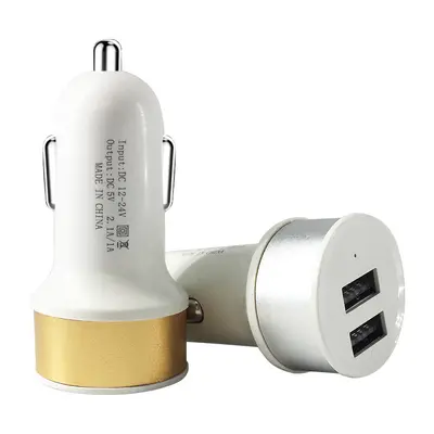 Araç şarj cihazı çok fonksiyonlu çakmak çift USB arayüzü bir ila iki cep telefonu araba hızlı şarj evrensel adaptör