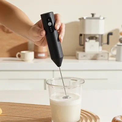 电动打奶泡器咖啡打泡器家用迷你牛奶搅拌器手持无线奶油打发器