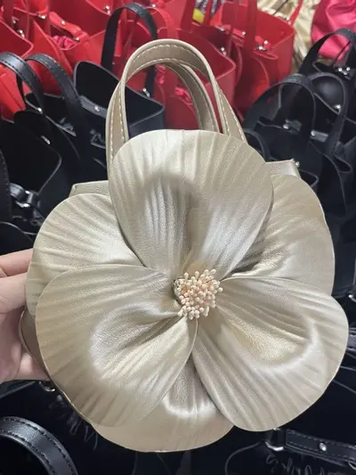 Women's French Petal Floral Tote Bag, Single-Shoulder Chain Strap - 4