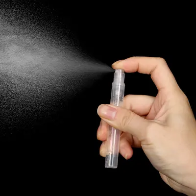 Üreticinin stokta bulunan 2ML 3ML 4ML 5ML çıtçıtlı parfüm kalemi parfüm şişesi plastik sprey şişesi tekrar doldurulabilir şişe deneme paketi.