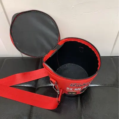 Yaratıcı Kırmızı Pişirilmiş Dana Eti Erişte Kadın Çantası Kore Versiyonu Kişisel Tarz Çok Amaçlı Mamen Tenekesi Tek Omuz Çantası Şık Çapraz Askılı Çanta Erişte Tenekesi Çantası