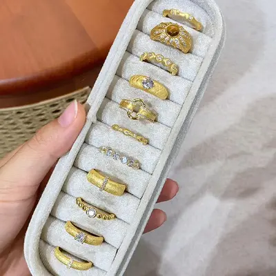 Kadınlar için Vintage Stil S925 Gümüş Zirkon Fırçalanmış Yüzük, Retro Niş Üst Düzey Hafif Lüks Çok Yönlü Açık Yüzük Yeni.
