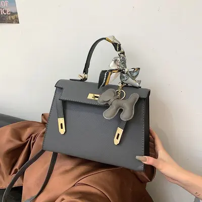 Große Kelly-Damentasche, leicht luxuriös, Retro, als Handtasche und Umhängetasche - 9