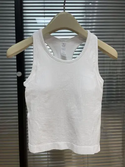 Breathable Short Yoga Vest with Removable Chest Pad - 7