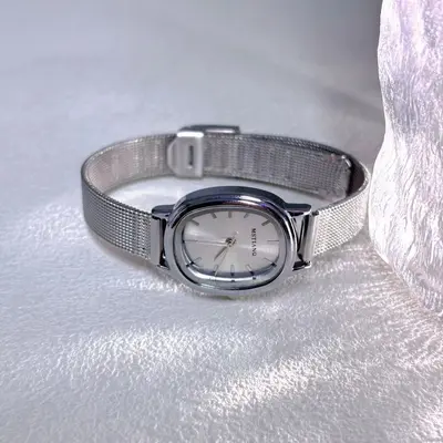 Retro Zarif Armbanduhr Damen Studentin Kleine täglich Leicht Luxus Ins Nische Zeiger Typ Oval Damen Uhr