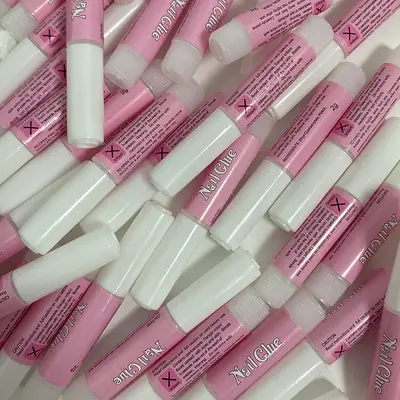 Nail Glue 2g, No UV Lamp Needed, Quick-Dry Mini Pen