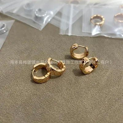 V-gold diamond lattice earring studs - 3