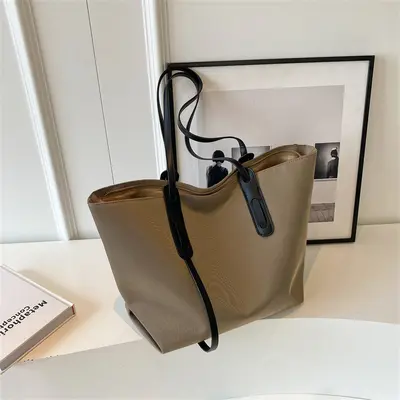 Women's Tote Bag with Single Shoulder Strap, Minimalist, Winter Style - 8
