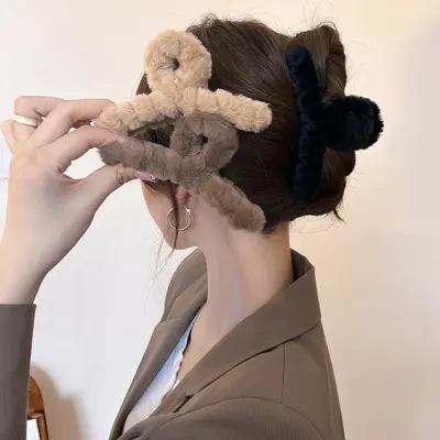 Plush Claw Clip Large Winter Hair Clip for Women Back of Head Shark Clip High Volume Hair Clip Hair Accessory