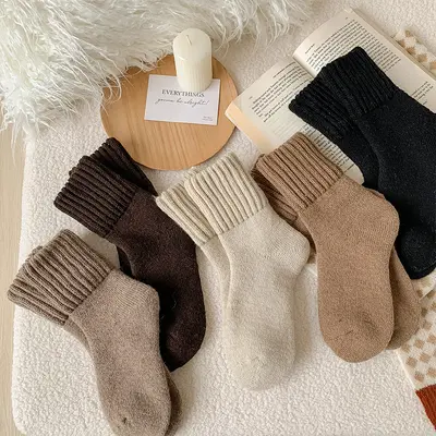 Women's Thick Winter Mid-Calf Wool Socks, Fleece-Lined