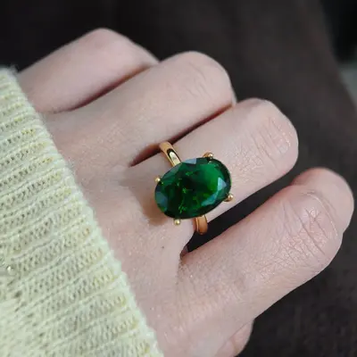 8 karat oval kesim nişan yüzüğü 3A kübik zirkonya