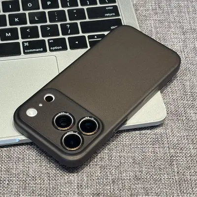 Mattierte, extra dünne Handyhülle für iPhone 18 Pro, einfarbig