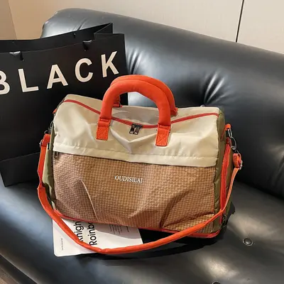 Expandable travel bag with shoe compartment, wet-dry separation