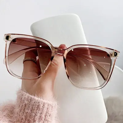 2026 Retro-Sonnenbrille mit D-Rahmen, Nietendetails und Verlaufsglas - 9
