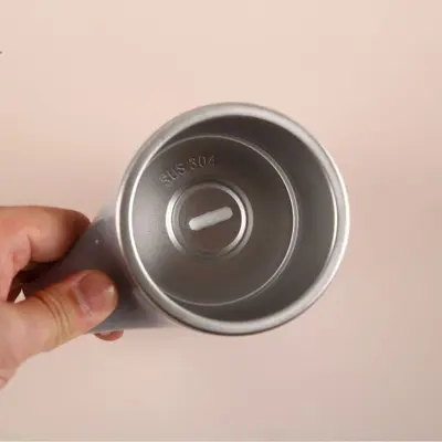 Özelleştirilmiş 304 paslanmaz çelik tam otomatik karıştırma kahve fincanı manyetik rotasyon USB şarj tek tıklamayla karıştırma yaratıcı tembel kişi