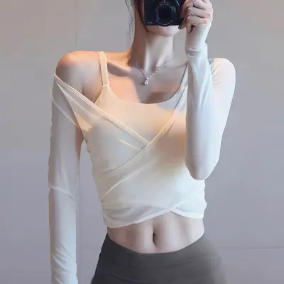 Long Sleeve Two-Piece Women's Yoga Set with Built-in Bra Pads, Pilates Fitness - 1
