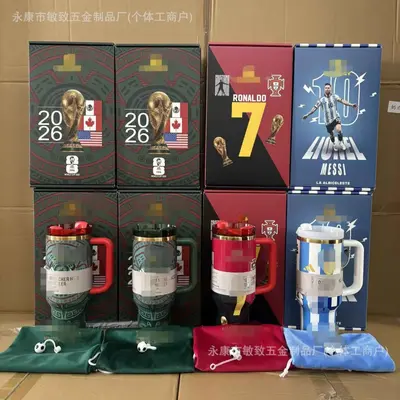 Neue Großkapazitäts-Thermosflasche 40oz Stanley mit Strohhalm im Stil der FIFA-Fußball-WM 2026 USA/Kanada/Mexiko, grenzüberschreitend, Riesen-Trinkbecher
