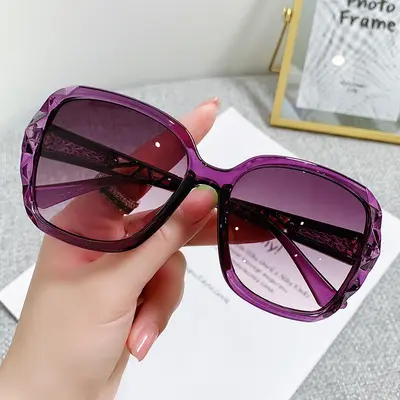 Women's Oversized Retro Sunglasses with UV Protection - 11