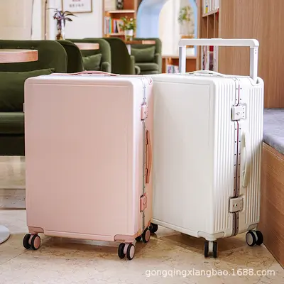Breiter Trolley-Koffer mit Zahlenschloss und geräuscharmen Doppelrollen - 3