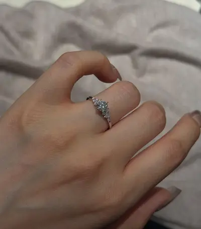S925 sterling silver zircon ring, classic sparkling design - 7
