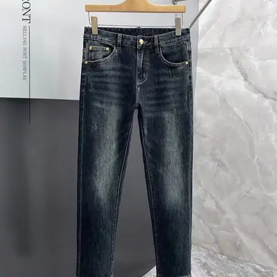 Europäische Luxus-Light Frühjahrsneuheit Herren-Jeans mit Stickerei, elastisch, schmal geschnittene Slim-Fit-Hose mit schmalem Bein, modische Freizeit-Streetwear-Hose