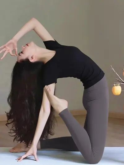Kadın yoga seti, kısa kollu, nefes alan, hızlı kuruyan pilates üstü - 10