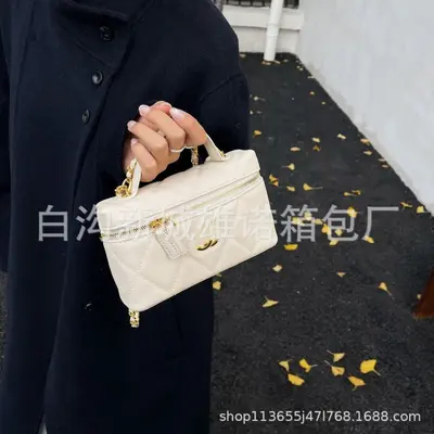 Women's Small Square Chain Crossbody Bag Diamond Quilted - 7