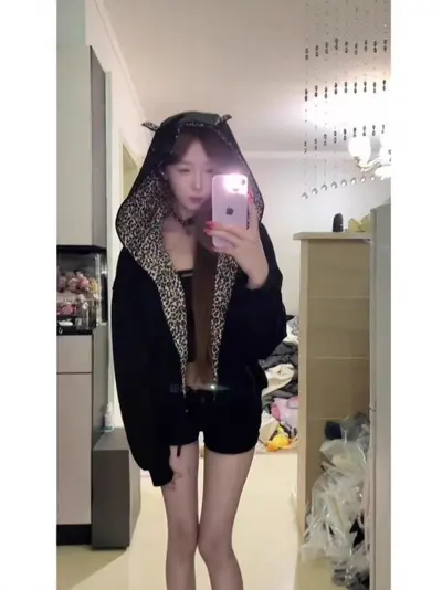 Damen-Kapuzen-Sweatjacke mit Leopardenmuster, Fleece-gefüttert