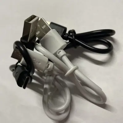 Veri kablosu V8 mobil güç kaynağı için uygun Bluetooth kulaklık Android Typec USB hızlı şarjlı cep telefonu 2A şarj kablosu