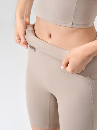 High-Waist Seamless Five-Point Yoga Shorts with Pockets for Women - 5