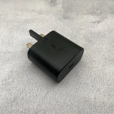 Кросс-бордер зарядное устройство UK Spec PD25W совместимое с зарядкой Samsung S20/S21 Note10 комплект быстрой зарядки адаптер питания