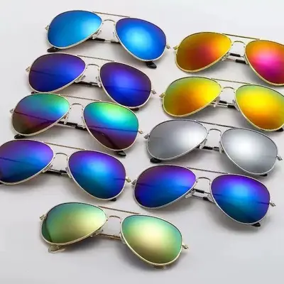 Klassische Doppelsteg-Sonnenbrille Modell 3026 mit farbigen Gläsern - 4