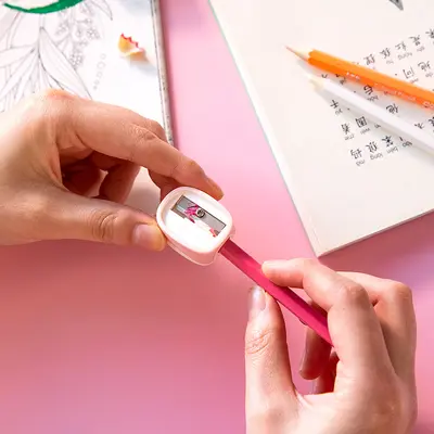 Точилка Deli 68652 Pencil Sharpener милая портативная мини-точилка для детей и студентов оптом