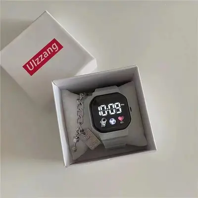 Technologie-inspirierte Uhr für Frauen, hochwertige Studentenparty-Modedesign Nische Einhorn-Astronaut elektronische Uhr. - 8