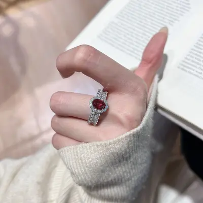 S925 Sterling Silver Moissanite Ring 1.5 Carat Oval 6x8 mm Red Stone