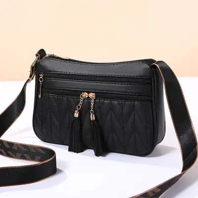 Retro Diamond Lattice Embroidered Fabric Crossbody Bag - 5