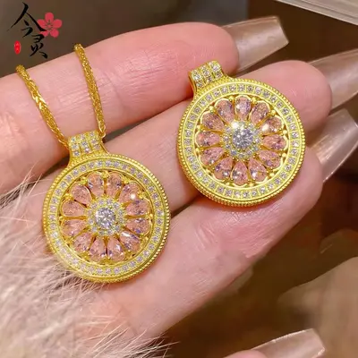 Sekiz hazine pusula kolye, pembe elmas, altın - 4