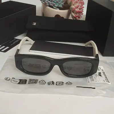 Square Polarized Sunglasses, Panda Black and White, Model 5525 - 8