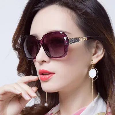 Women's Oversized Retro Sunglasses with UV Protection - 5