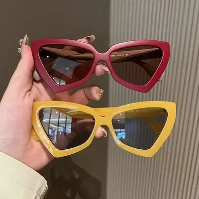Triangle Cat-Eye Sunglasses for Women with UV Protection - 4