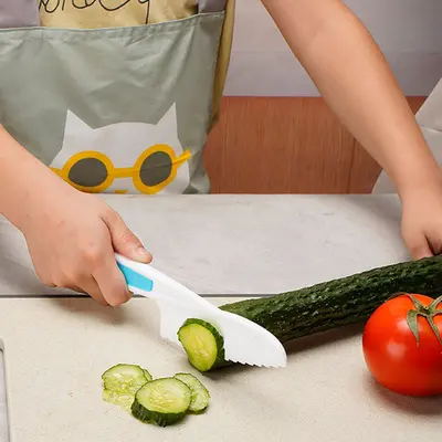 Plastic children's kitchen knife set, vegetable cutting toy