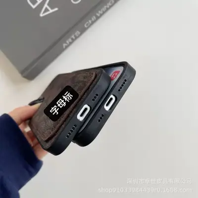 iPhone 17 Pro Max Handyhülle mit Kartenfach, Vollschutz, weicher Rand