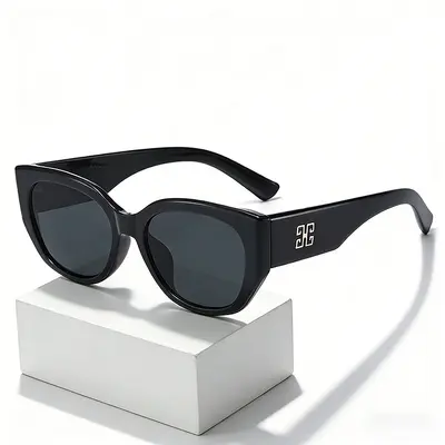 Women's Classic Large-Frame Sunglasses, Travel Style, UV Protection - 9