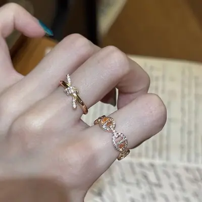 Vintage zirconia diamond ring with layered design - 5